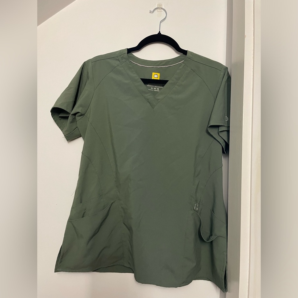 Size M scrub shirt